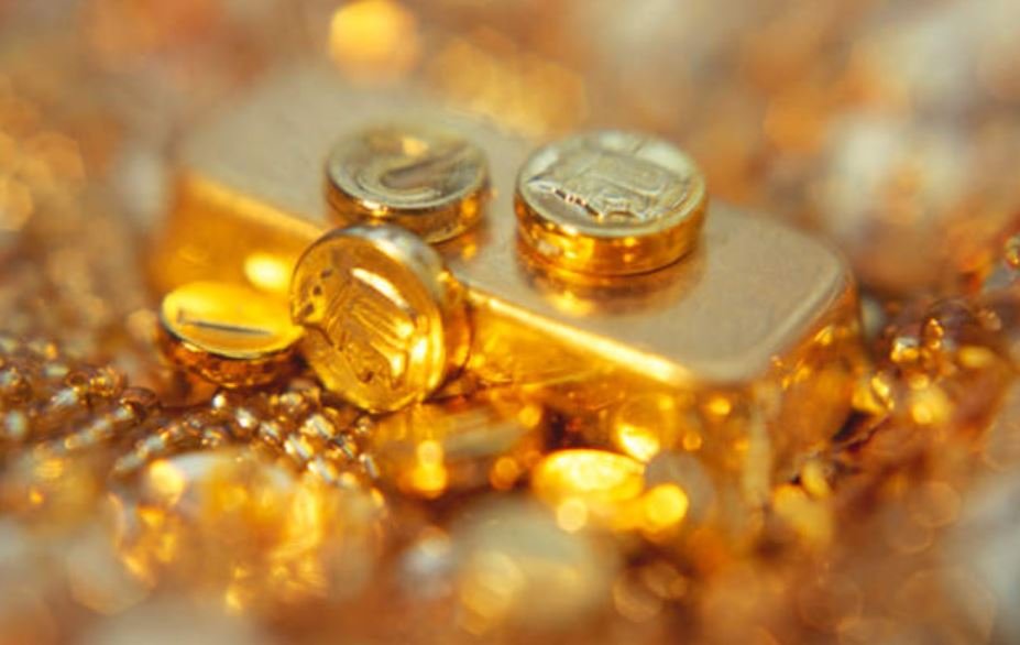 متى ينخفض سعر الذهب في السعودية